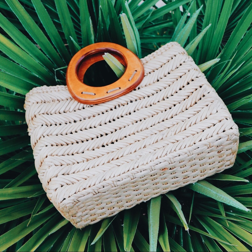 Straw bag